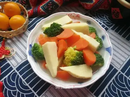 Bones soup and vegetables