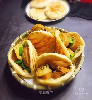 Cake with egg bean rolls