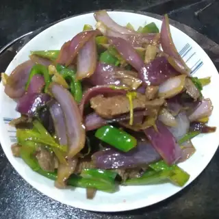 Onion pepper roast beef