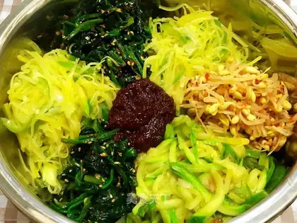 It's a big pot of rice in the Korean play