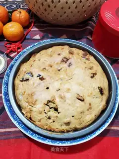 A red-tree banana cake
