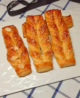 Danish sesame souffles