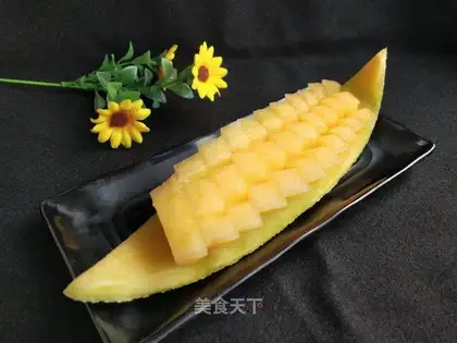 A melon boat