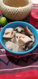 Liang Zhui pig hoof