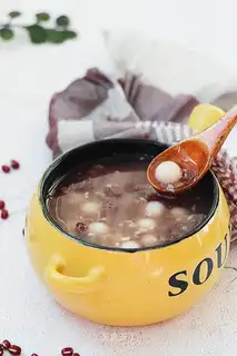 The bean powder makes round