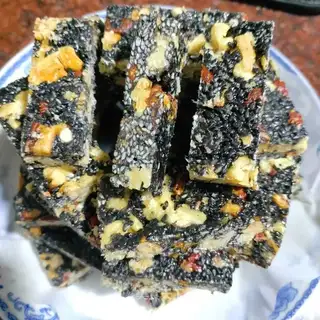 walnut sesame sugar