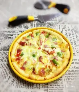 The wide sausage pizza
