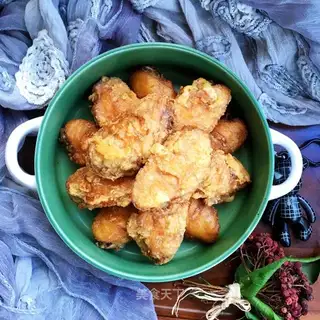 Garlic fried chicken wings