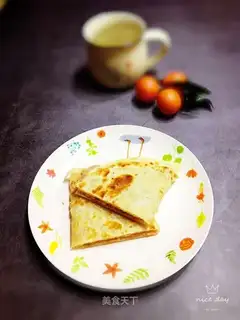 Hand-picked pie and lunch meat