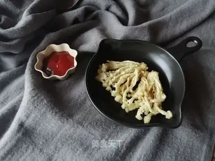 Fries of golden mushrooms