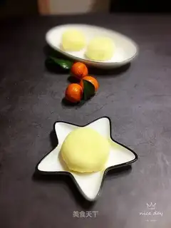 Mango cream and snow