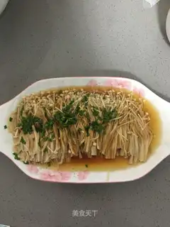 Steamed peppers, golden mushrooms