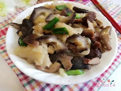 ♪ ♪ Flows and mushrooms ♪