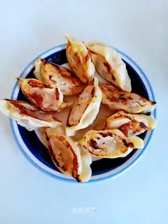 Tomato pork dumplings