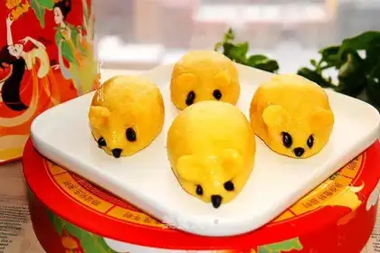 A golden rat