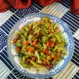 Plumbing peanut rice with plumes