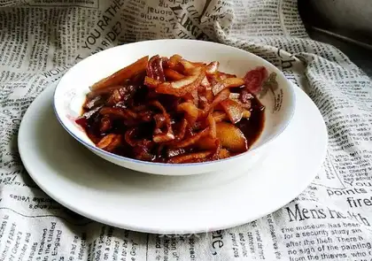 Onion burning potatoes