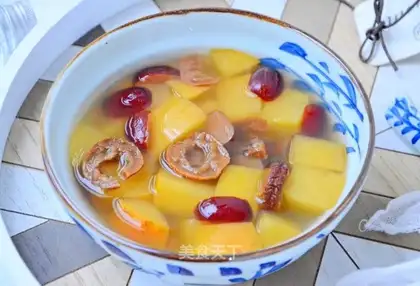 Apple Mountain red date soup