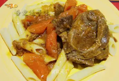 Stewed beef shank with carrot