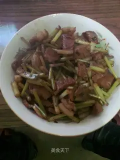 Roasted pork with garlic sprouts