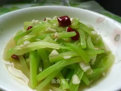 Garlic shredded lettuce