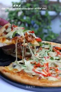 Mushroom and colorful pepper chicken leg pizza