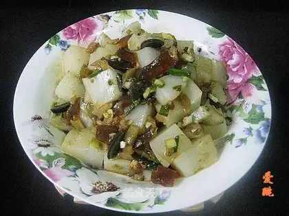 Preserved egg mixed with pickled mustard