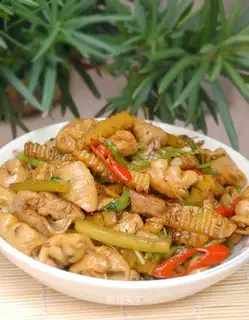 Spicy pork intestines