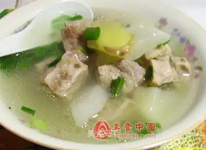 Ribs and radish soup