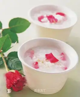 Rose beautifying porridge