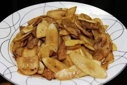 Stir fried pork slices with rice bamboo