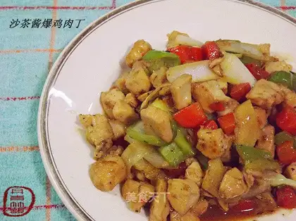 Saute diced chicken with sand tea sauce