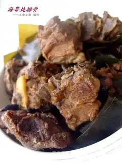 Stewed pork ribs with seaweed