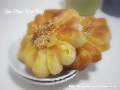 Casta chrysanthemum bread
