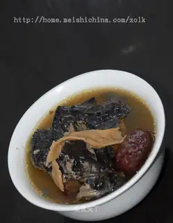 Angelica, red dates and black chicken soup