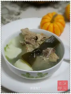 Yam and seaweed pork ribs soup