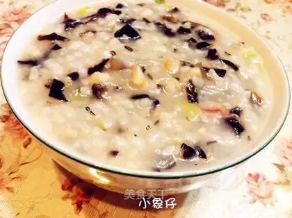 Fungus and onion congee