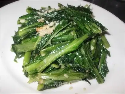 stir-fried bitter cabbage with garlic
