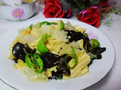 stir-fried ears with tofu bamboo