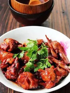 Roasted chicken wings with fermented bean curd sauce