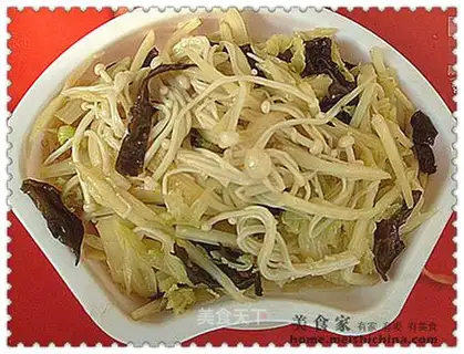 Crispy bamboo shoots and cabbage cores