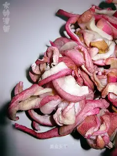 Make homemade sweet and crisp radish skin