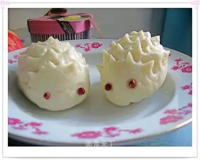 Hedgehog steamed buns