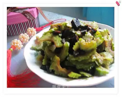 Fragrant mustard and bitter gourd