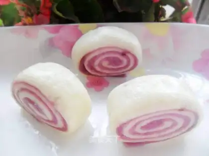 Natural two-color steamed buns