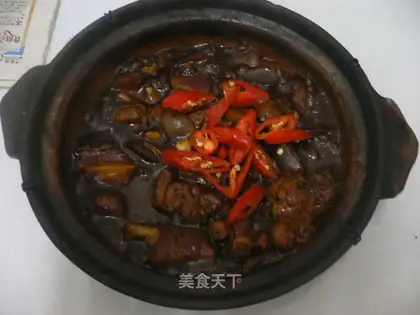 Stewed chicken with grass grass