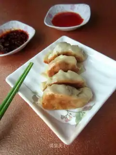 Dumplings with lard and cabbage residue