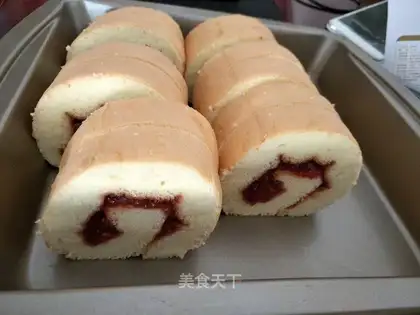 Strawberry roll