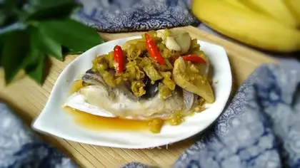 Scrambled fish head