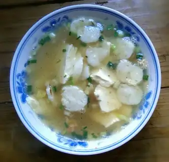 White tofu fishball soup